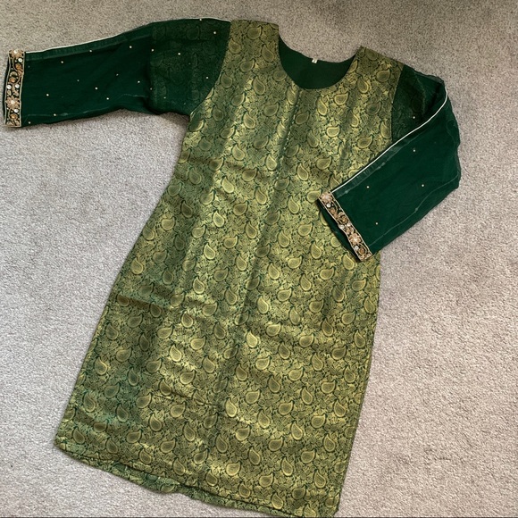 Heavily Beaded 4-Piece Pakistani Suit - Picture 5 of 8